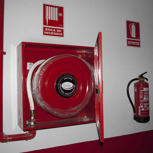 Protección contra incendios BIE, extintores, centrales de incendio y monóxido